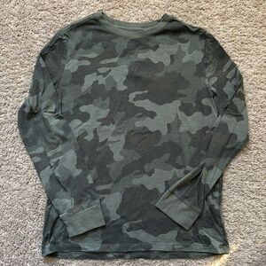 Cat & jack boys long sleeve camo shirt, size xl
